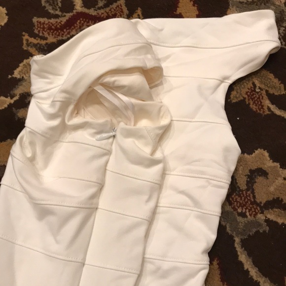 Dress - Picture 3 of 4